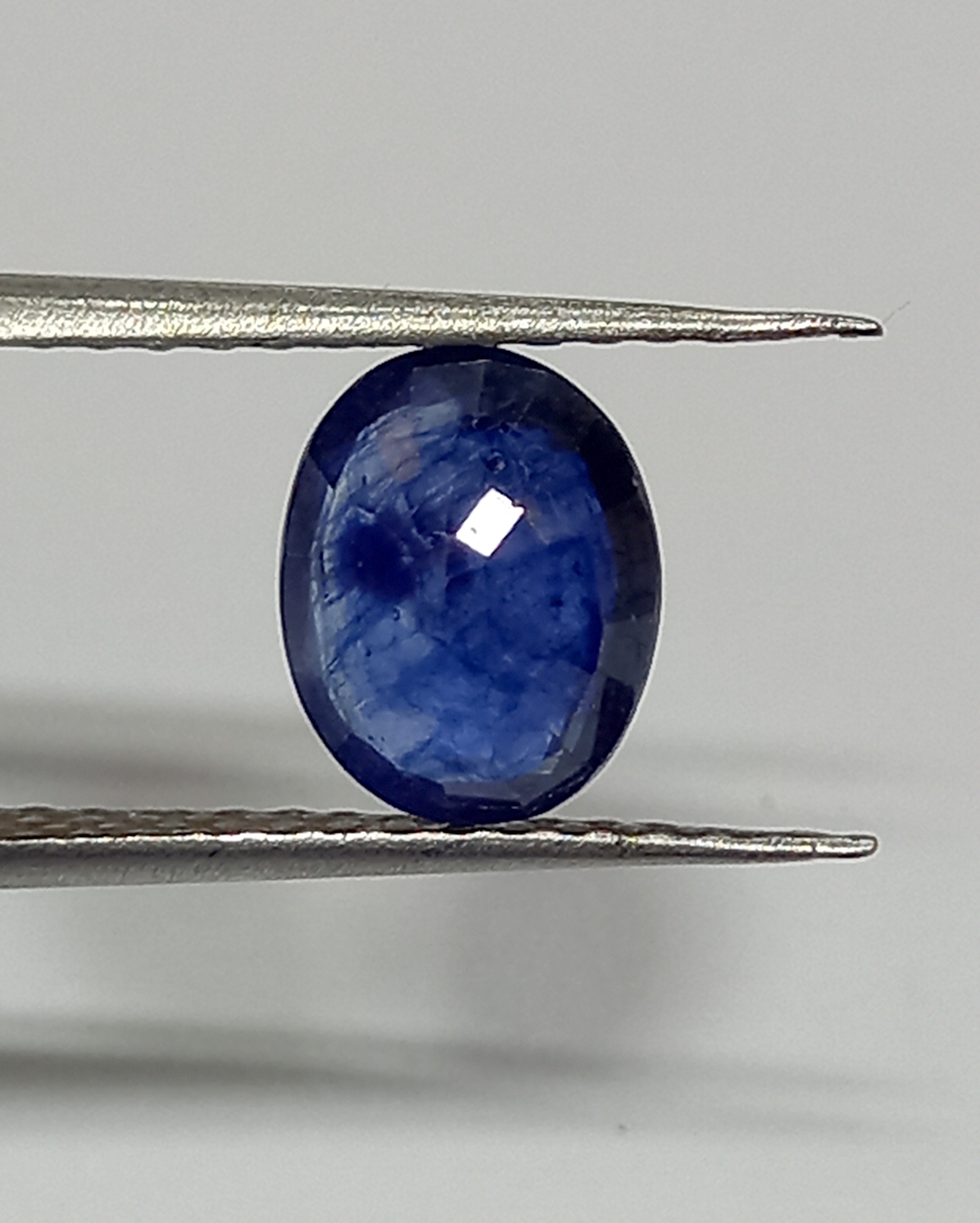 Natural blue sapphire gemstone 3