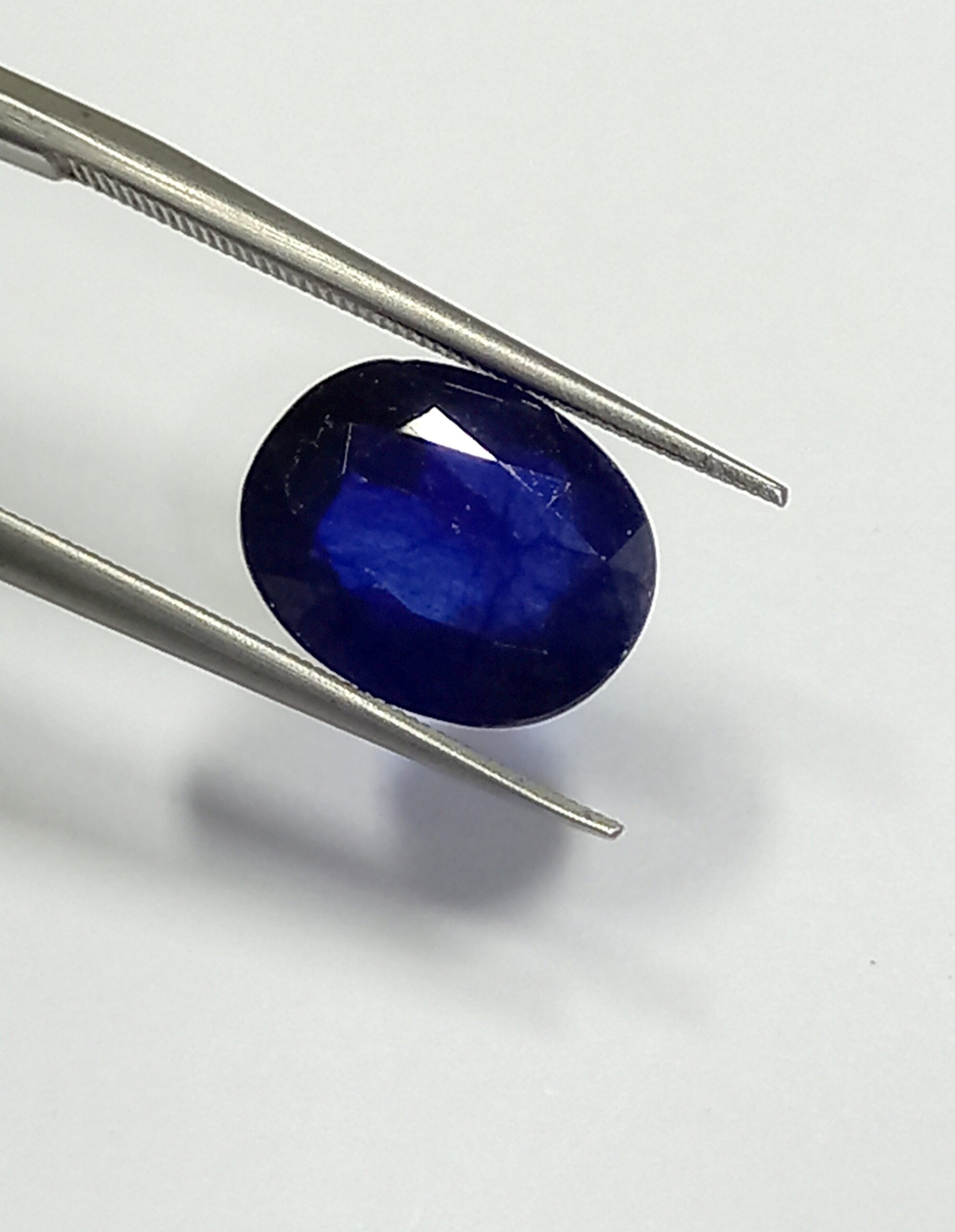 Natural blue sapphire gemstone 3