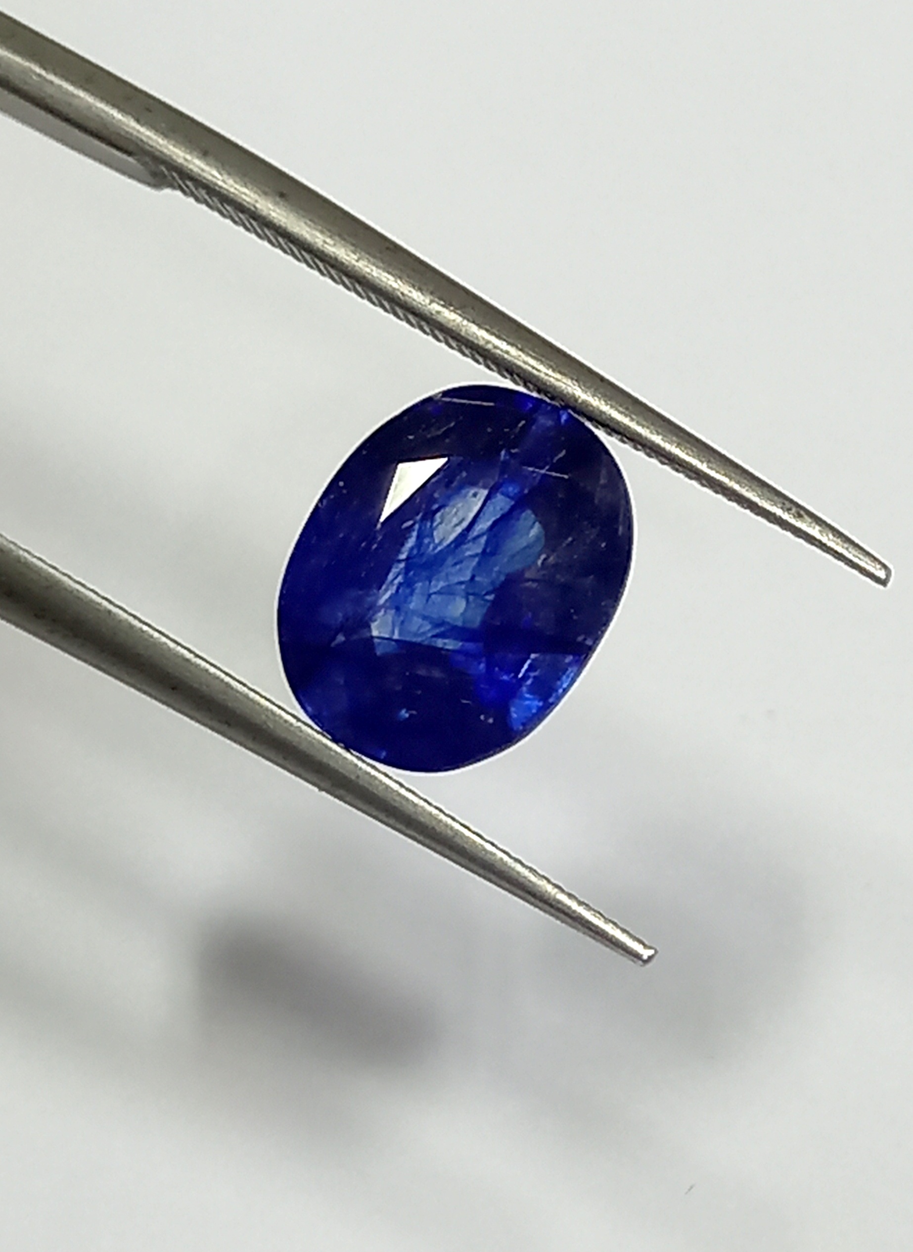 Natural blue sapphire gemstone 3