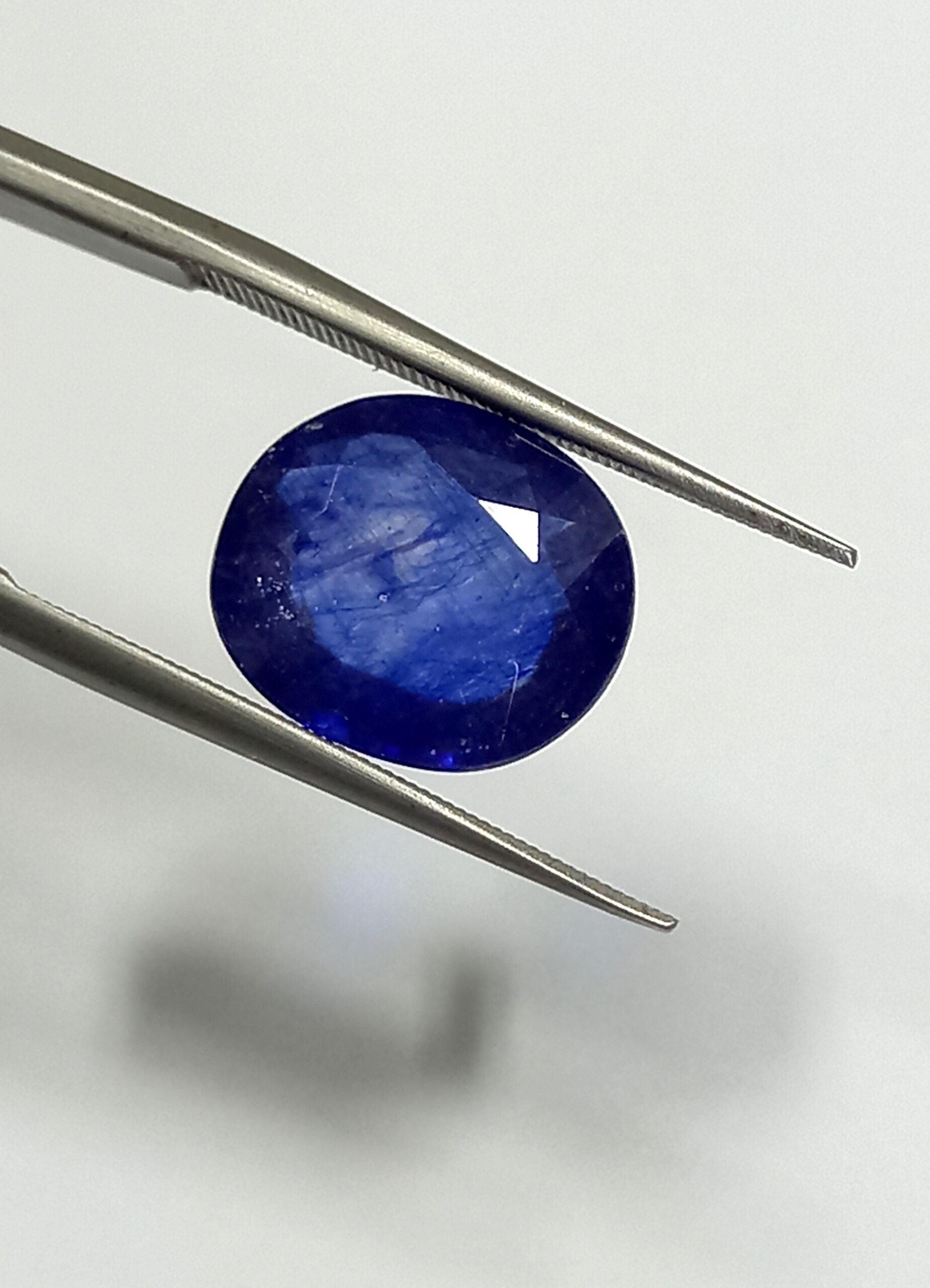 Natural blue sapphire gemstone 3