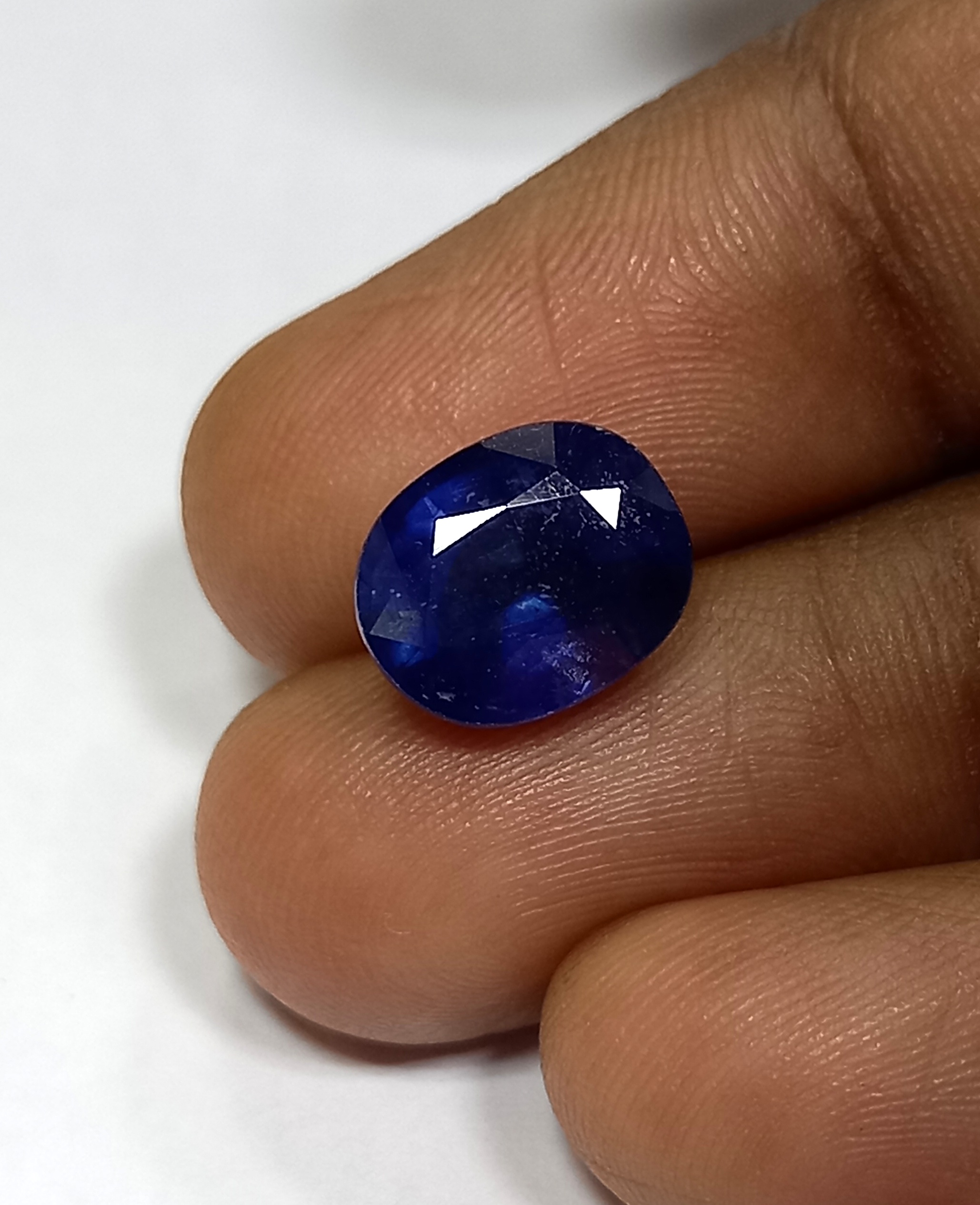 Natural blue sapphire gemstone 4
