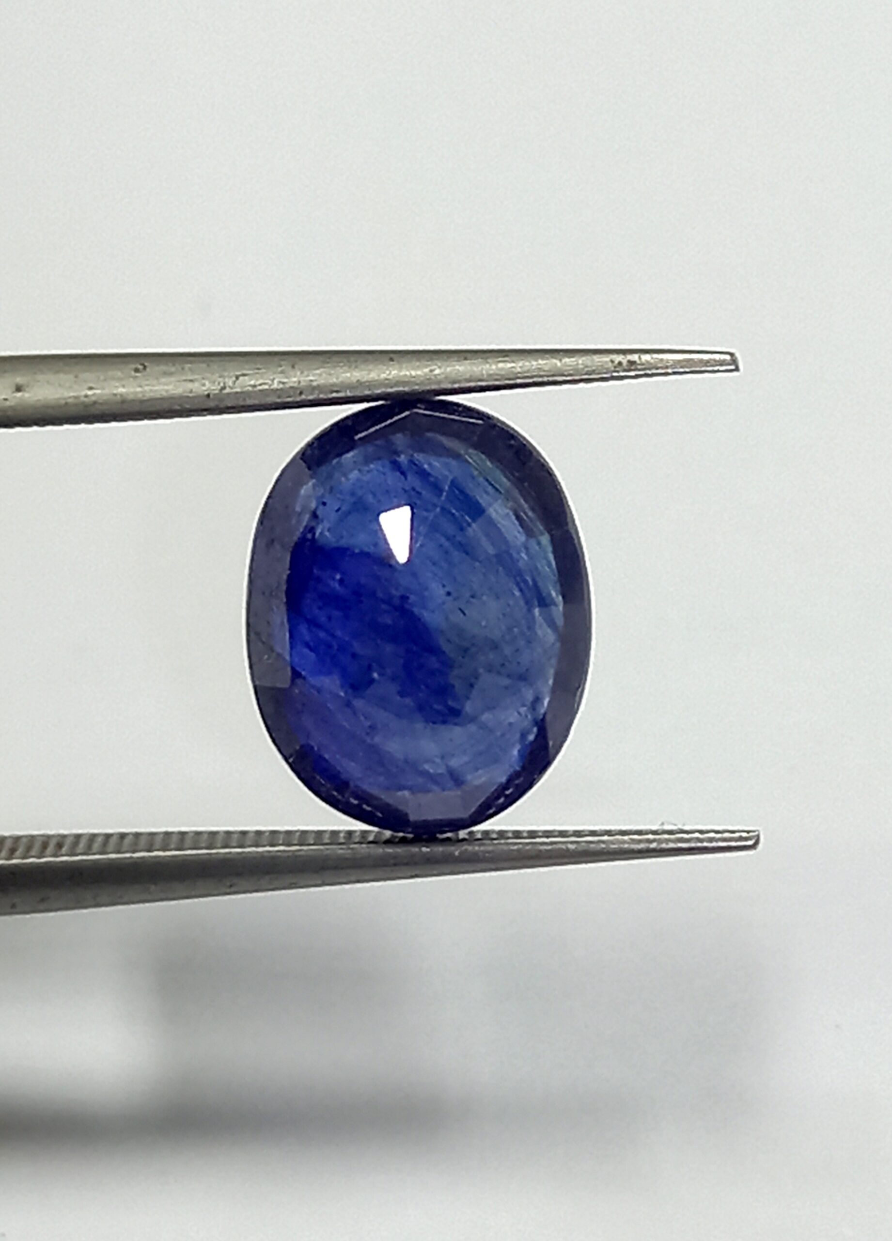 Natural blue sapphire gemstone 4