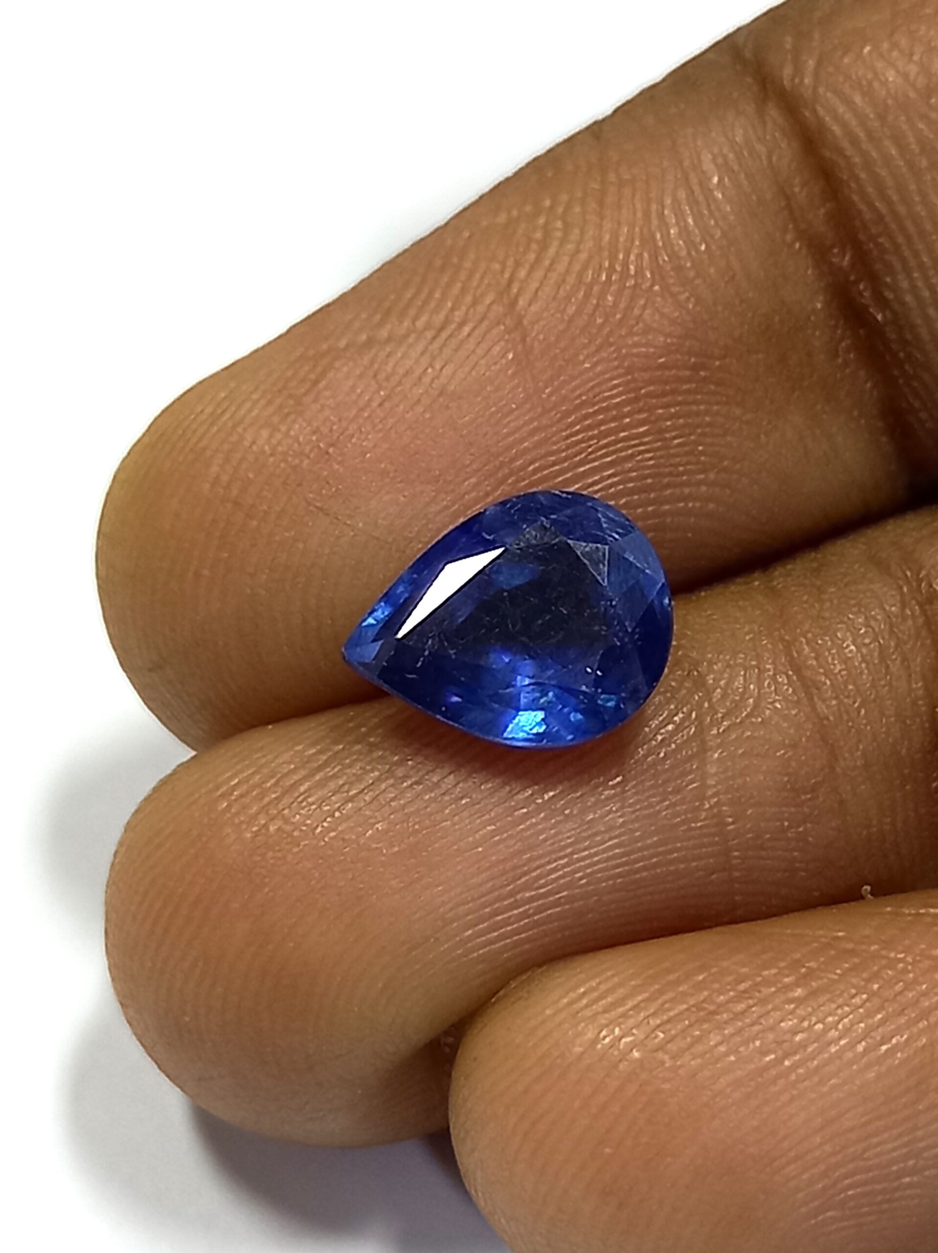 Natural blue sapphire gemstone 4