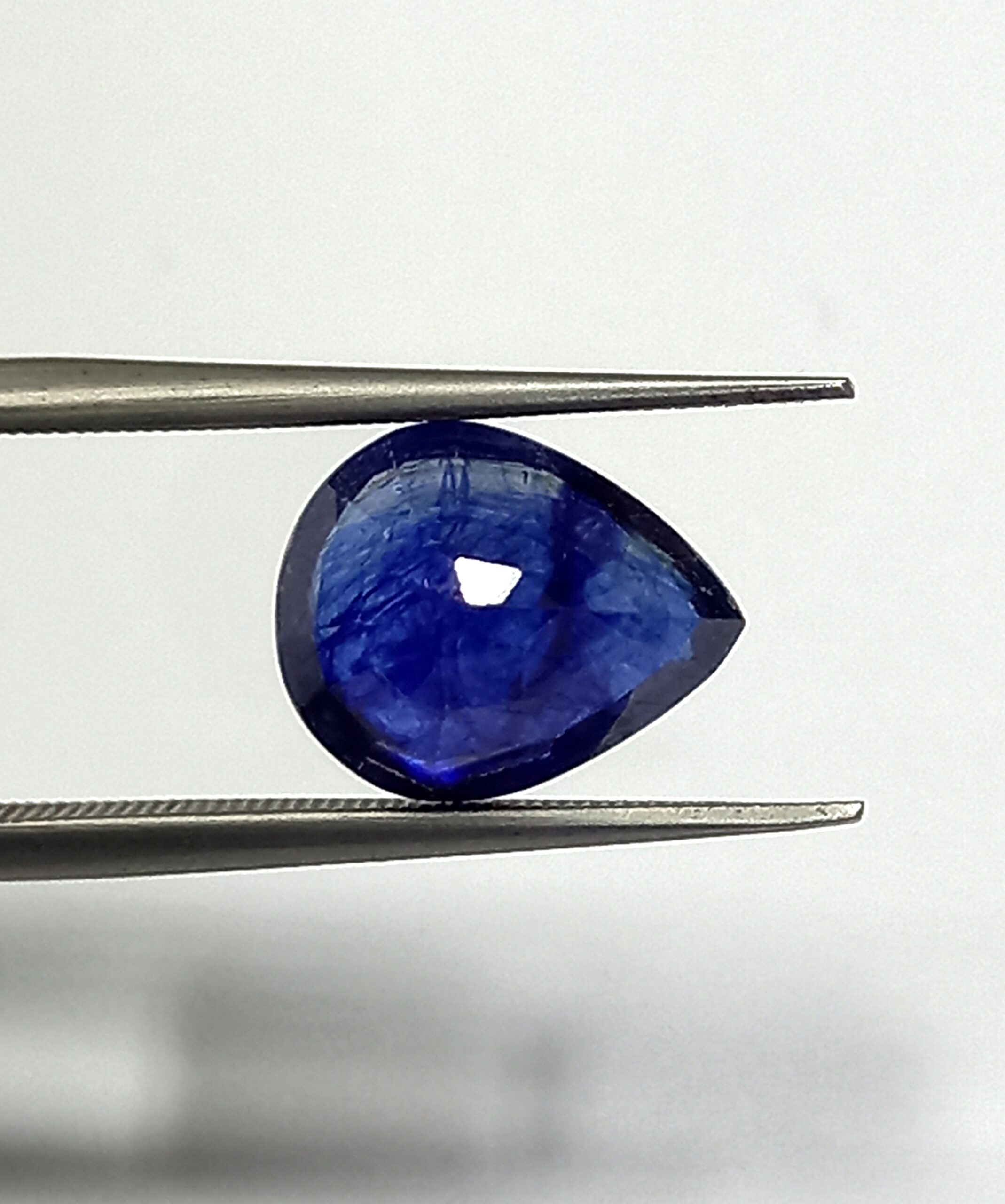 Natural blue sapphire gemstone 4