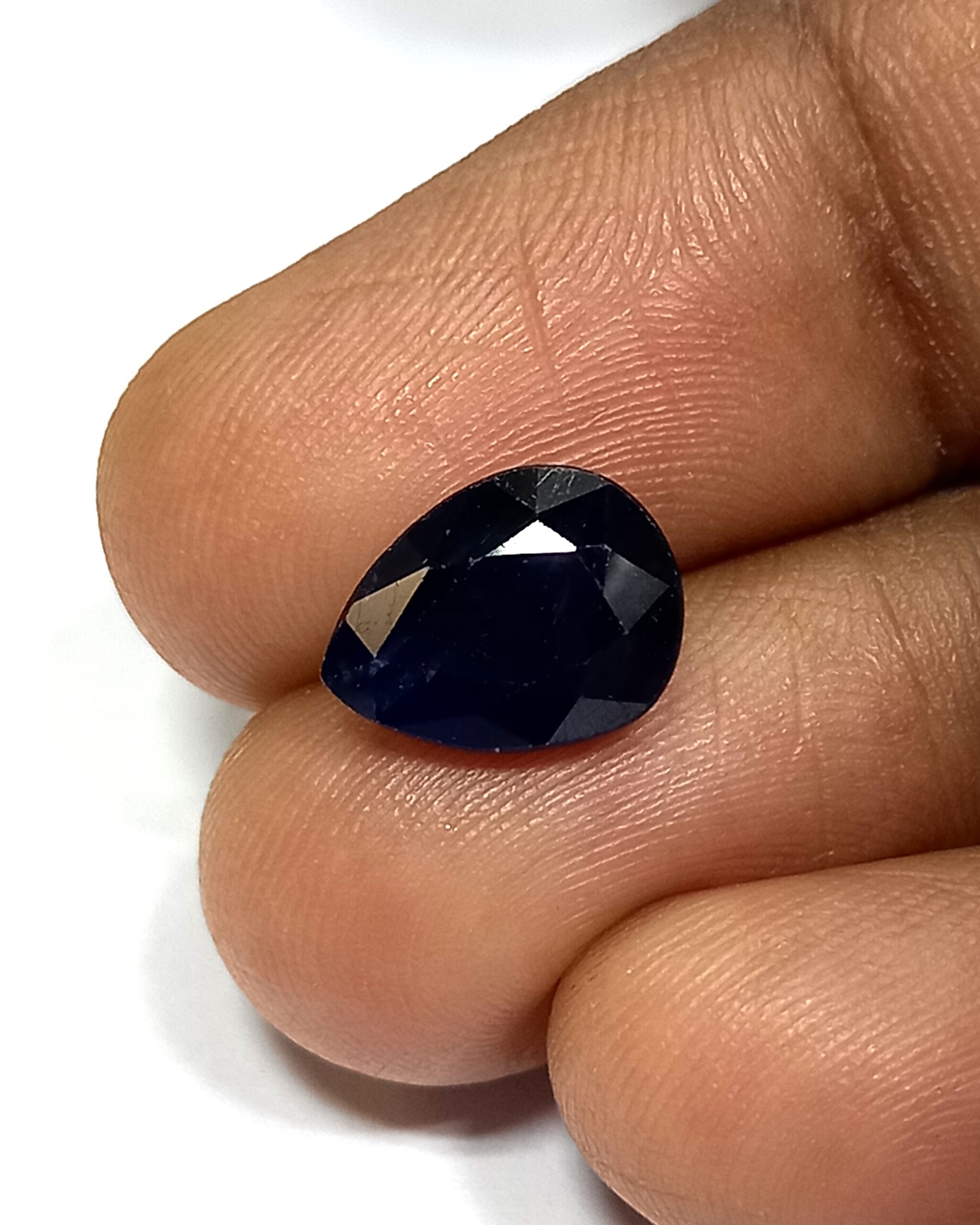 Natural blue sapphire gemstone 4