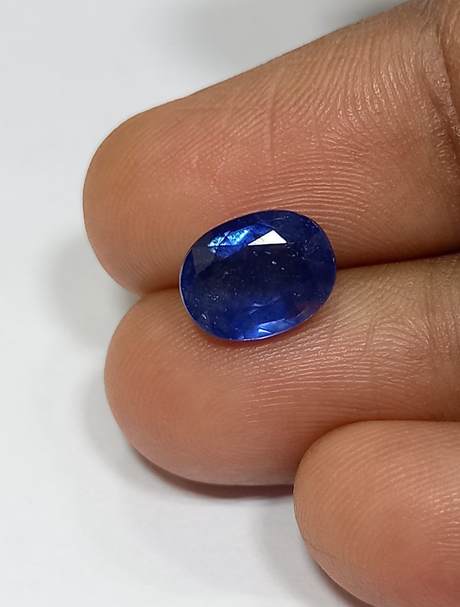 Natural blue sapphire gemstone 4