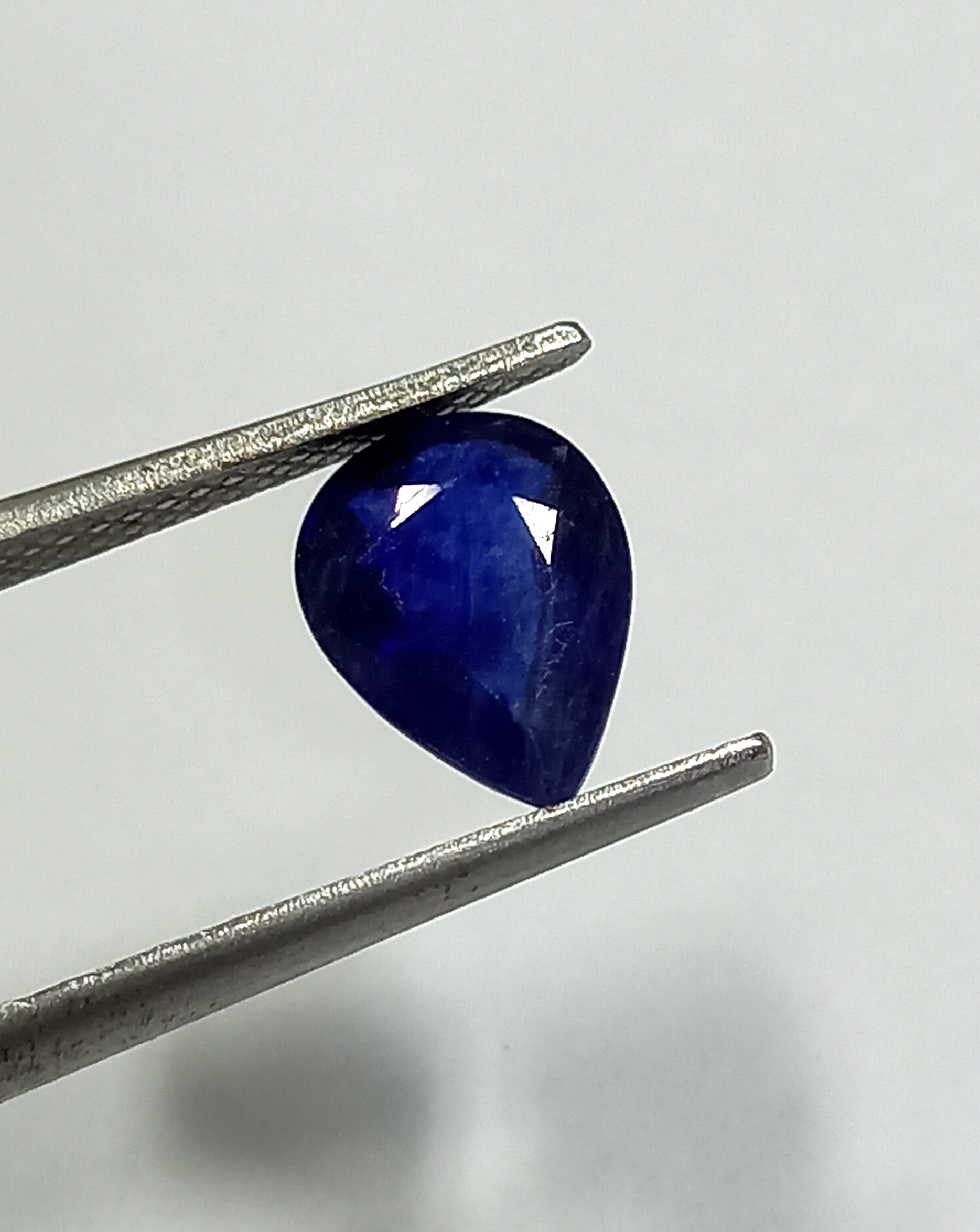Natural blue sapphire gemstone 4