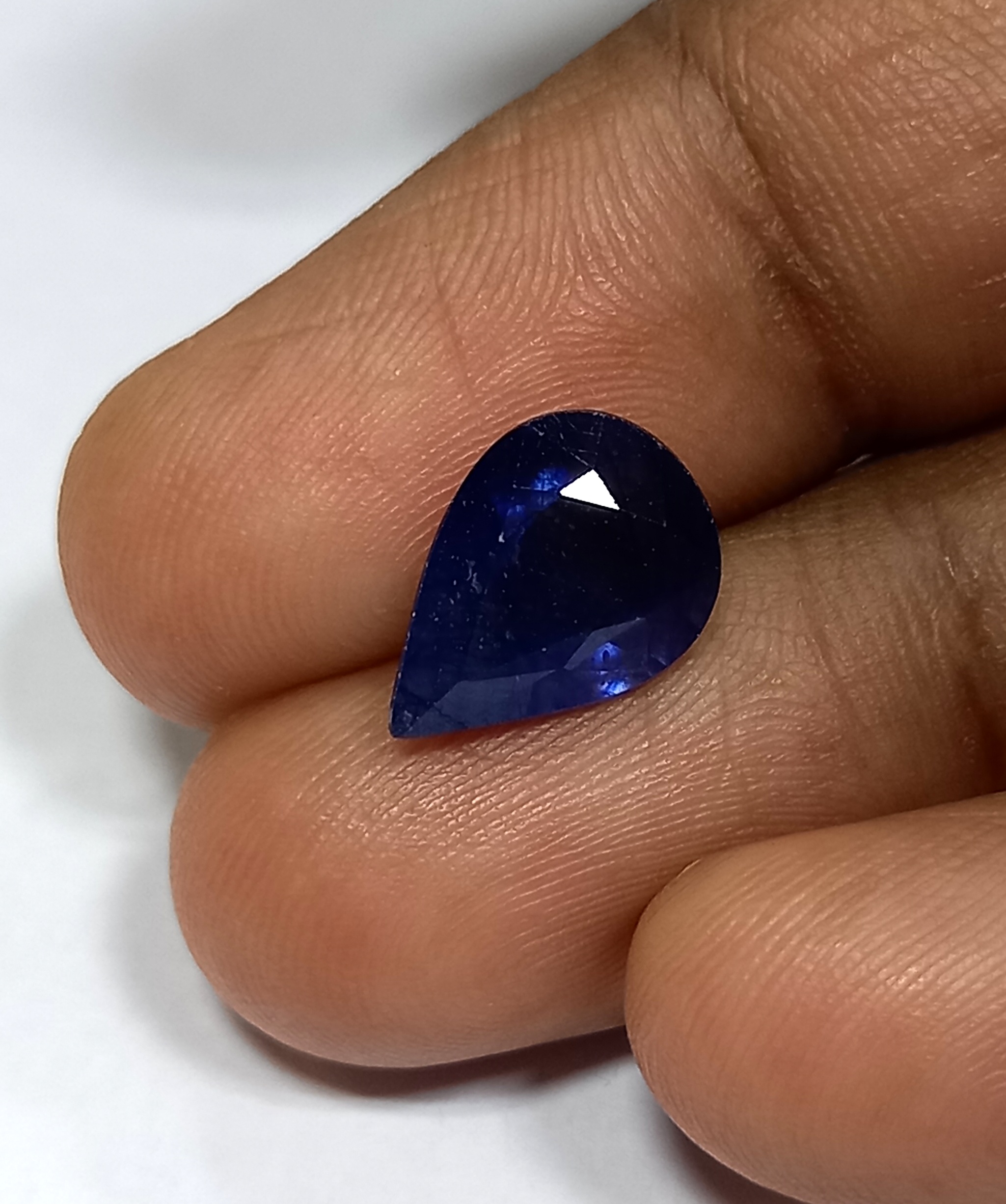 Natural blue sapphire gemstone 4