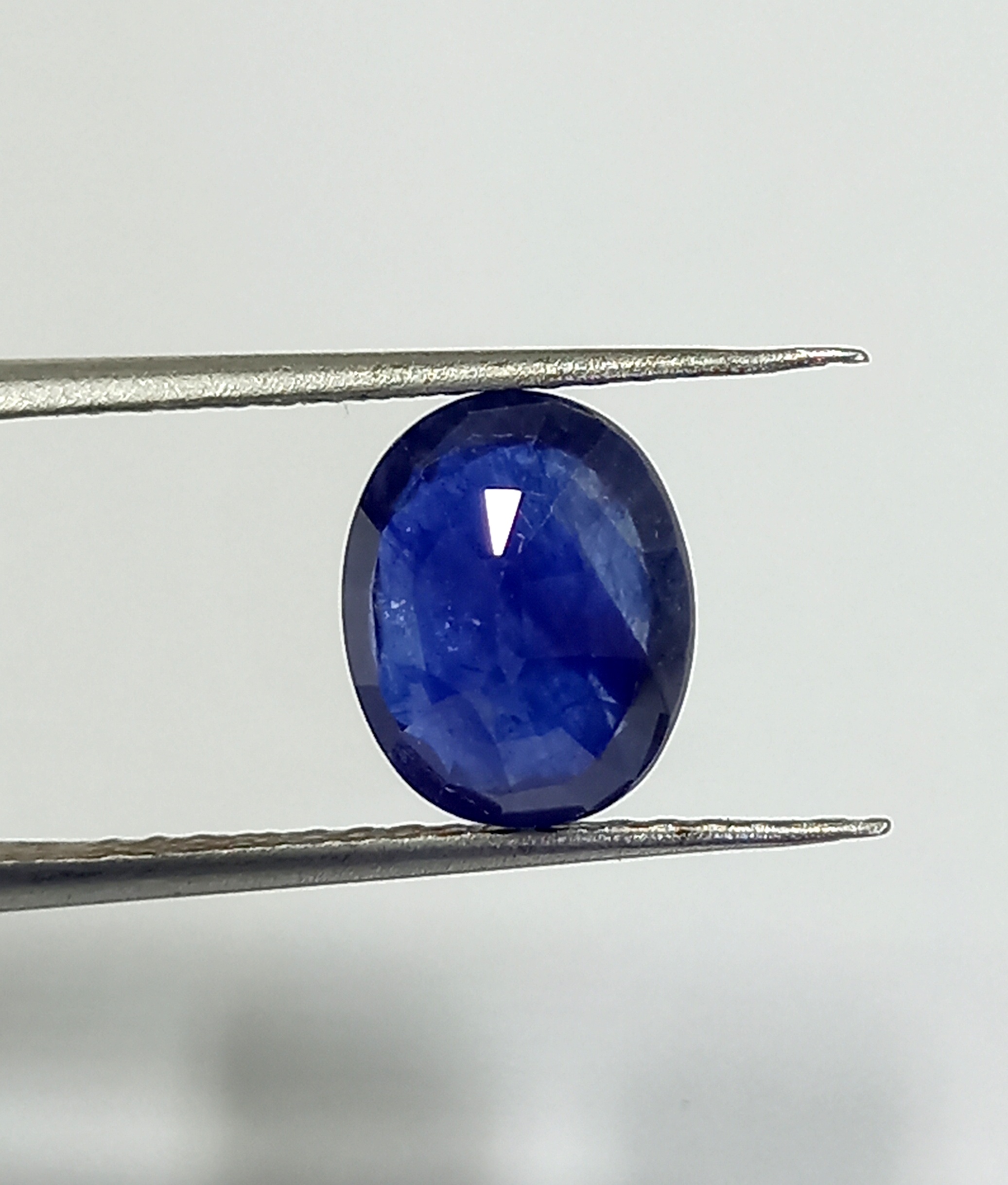 Natural blue sapphire gemstone 4