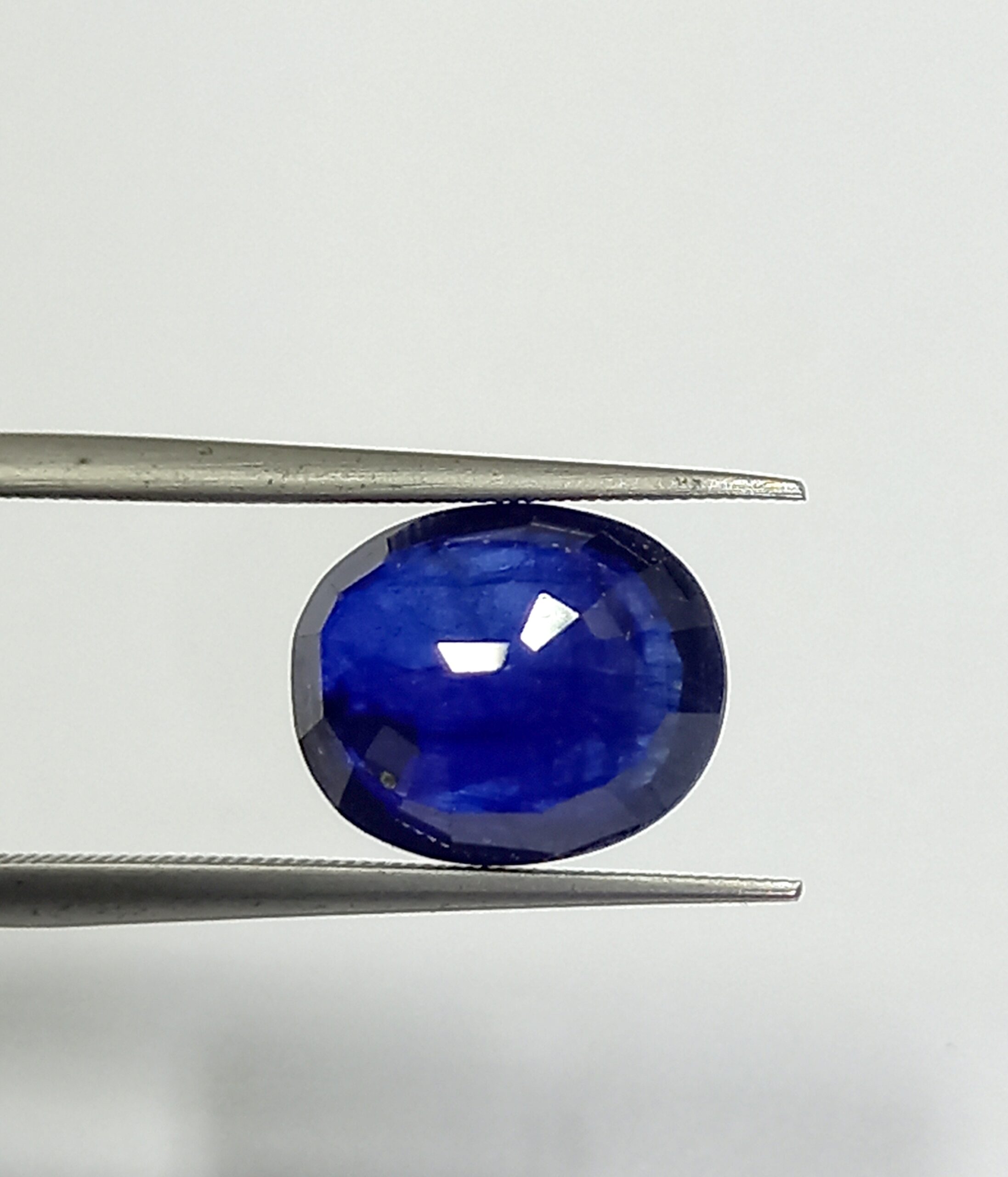 Natural blue sapphire gemstone 4