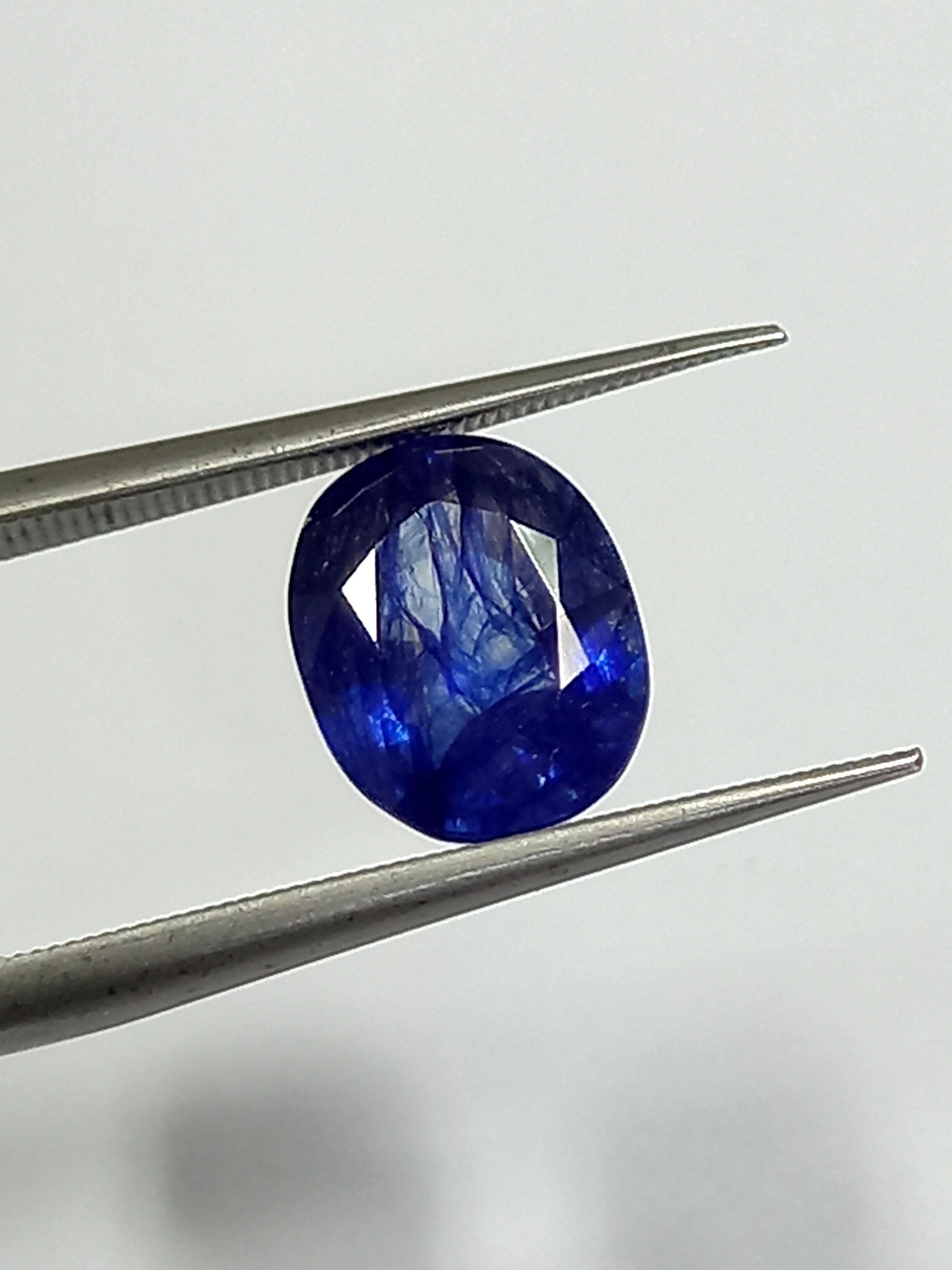 Natural blue sapphire gemstone 4