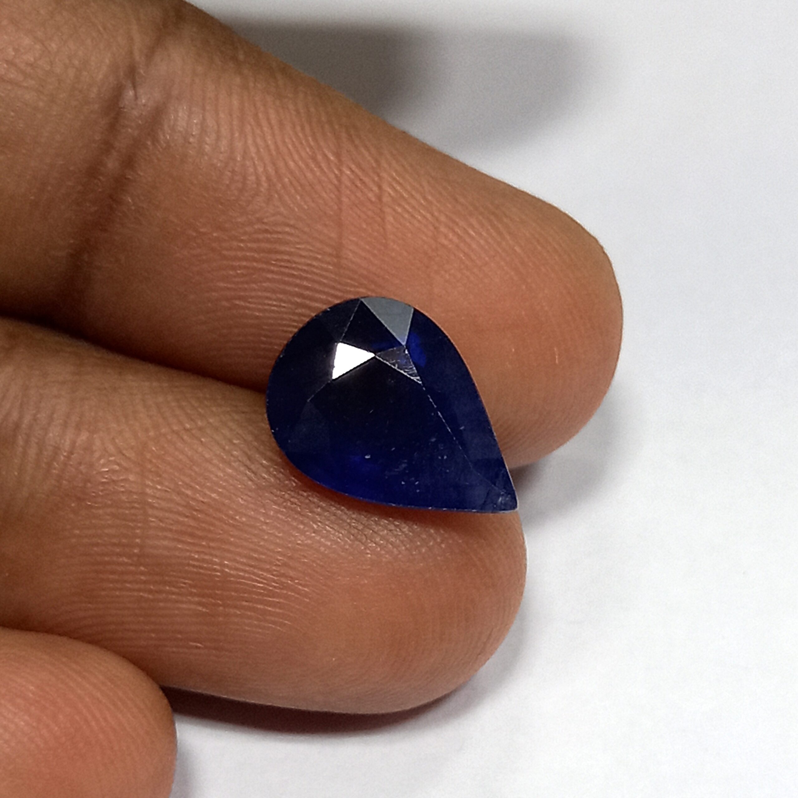 Natural blue sapphire gemstone 5