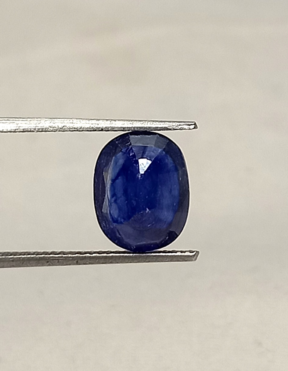 Natural blue sapphire gemstone 5