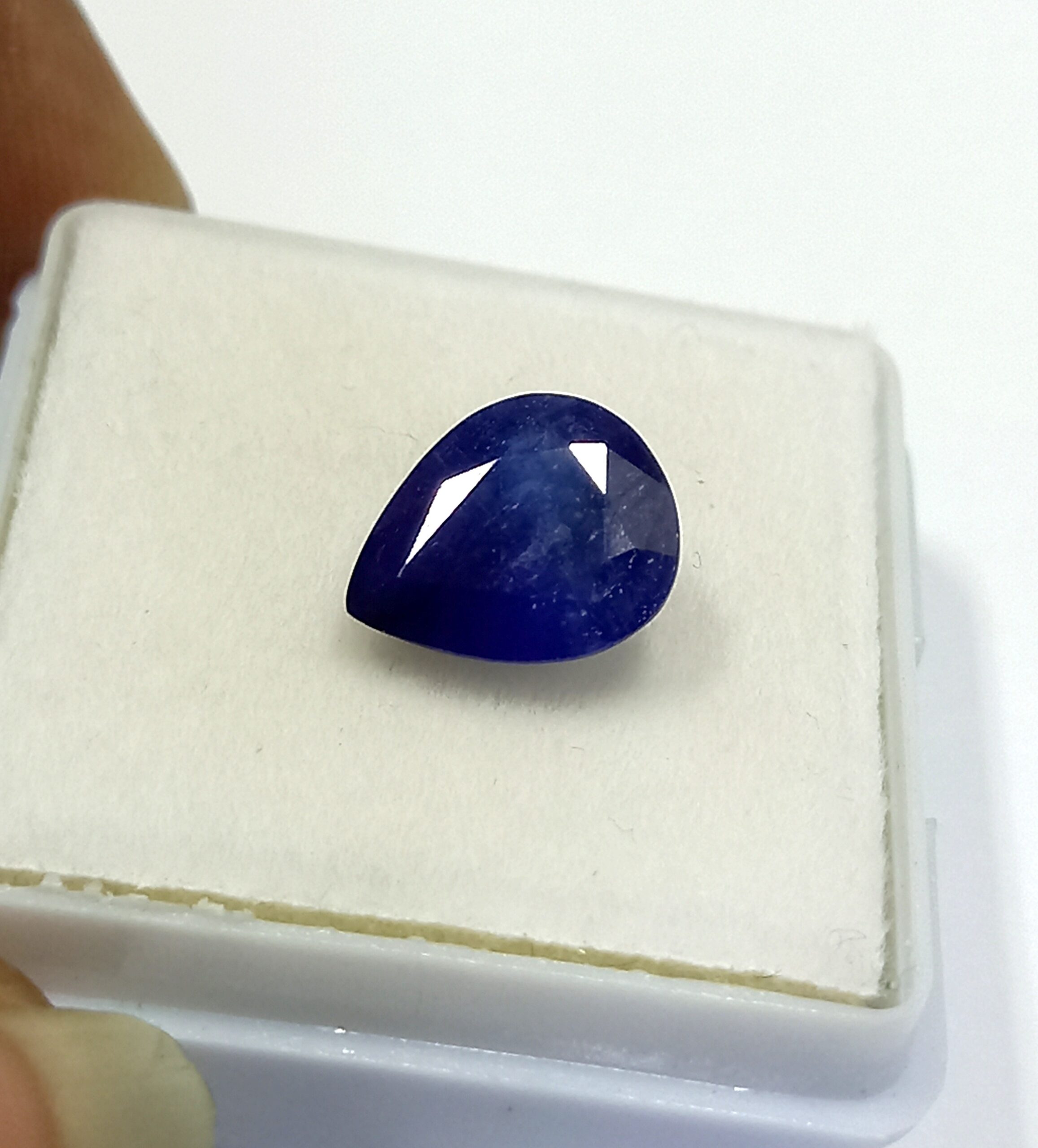 Natural blue sapphire gemstone 6
