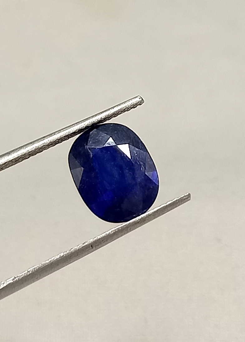 Natural blue sapphire gemstone 6