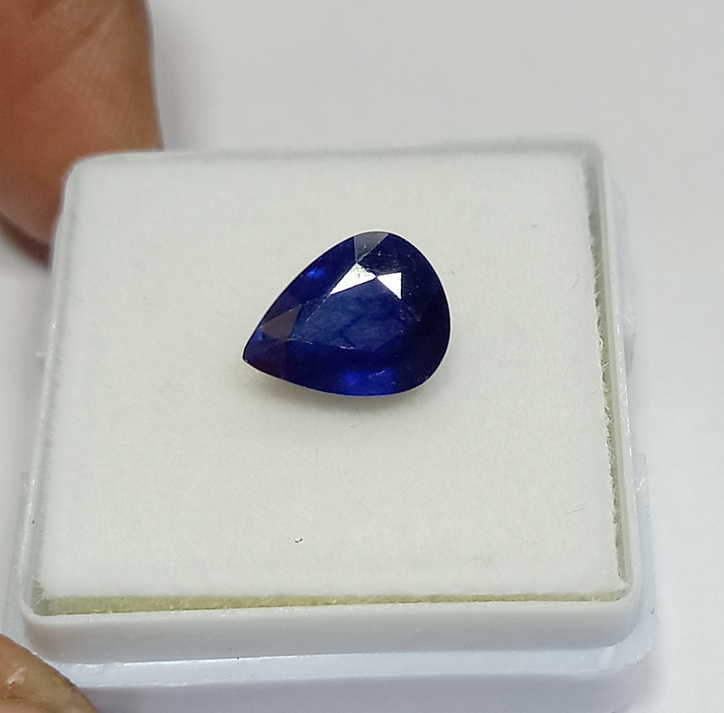 Natural blue sapphire gemstone 6