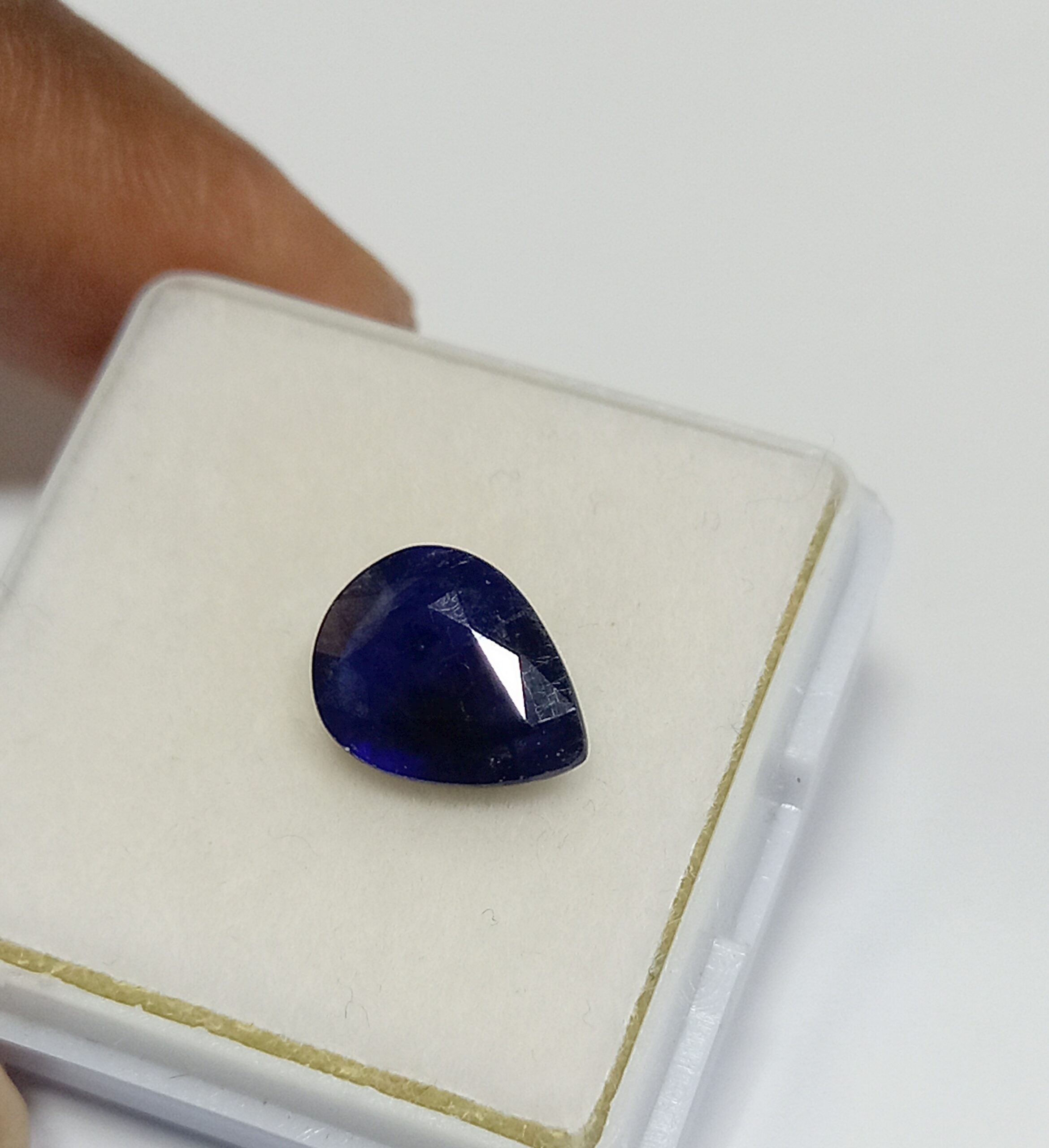 NATURAL BLUE SAPPHIRE GEMSTONE 6 Natural blue sapphire gemstone 6