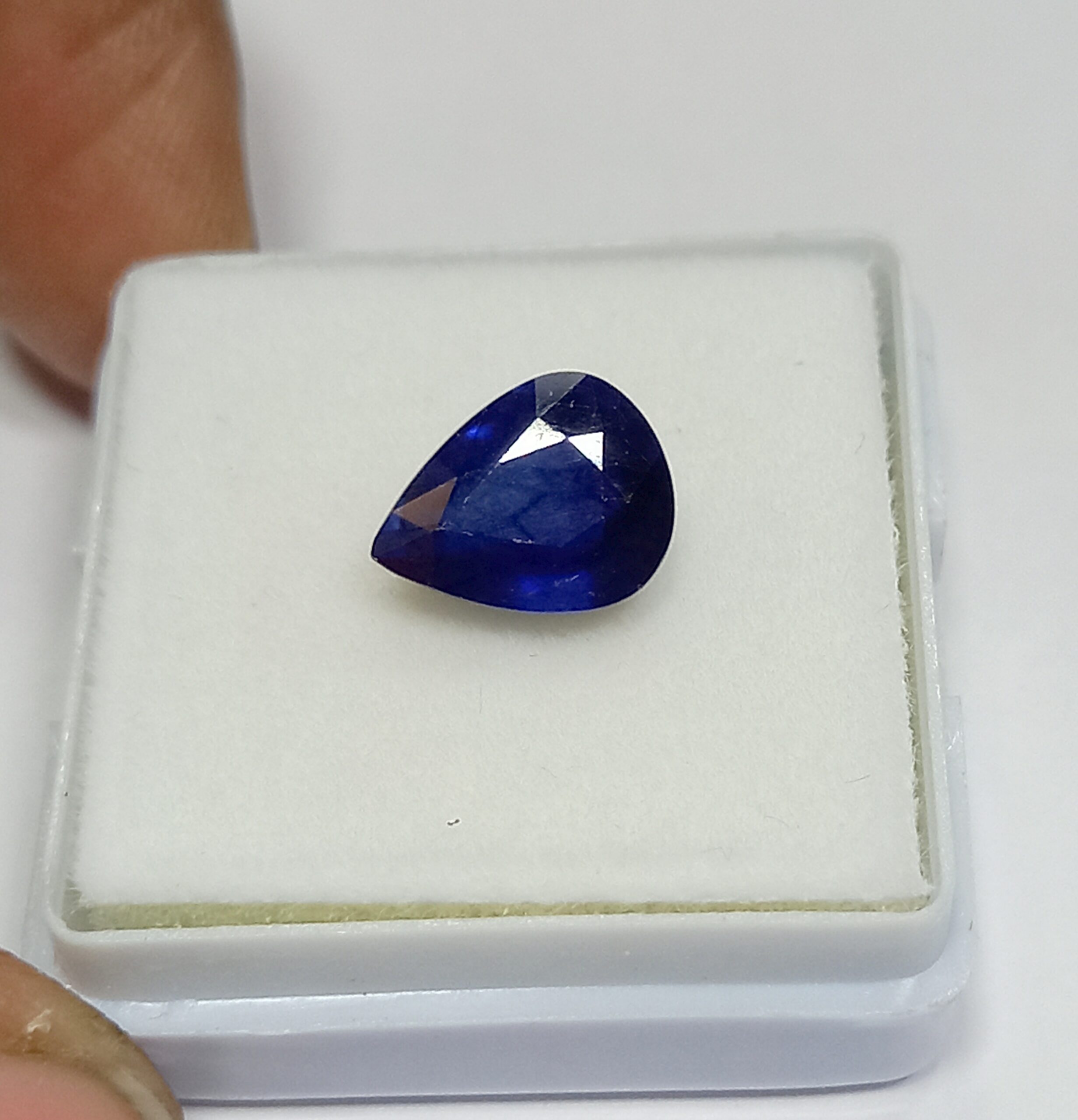 Natural blue sapphire gemstone 7