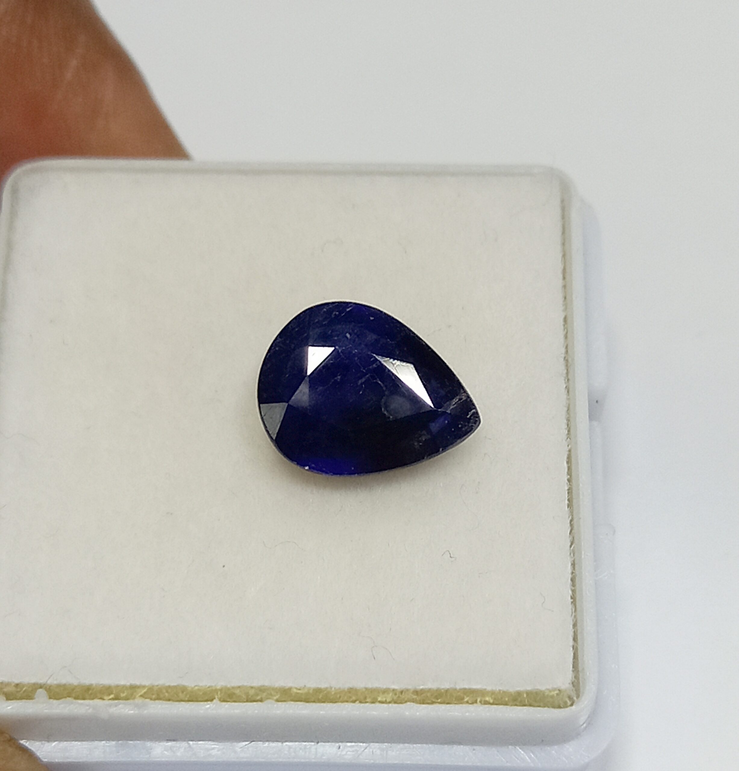 NATURAL BLUE SAPPHIRE GEMSTONE 7 Natural blue sapphire gemstone 7