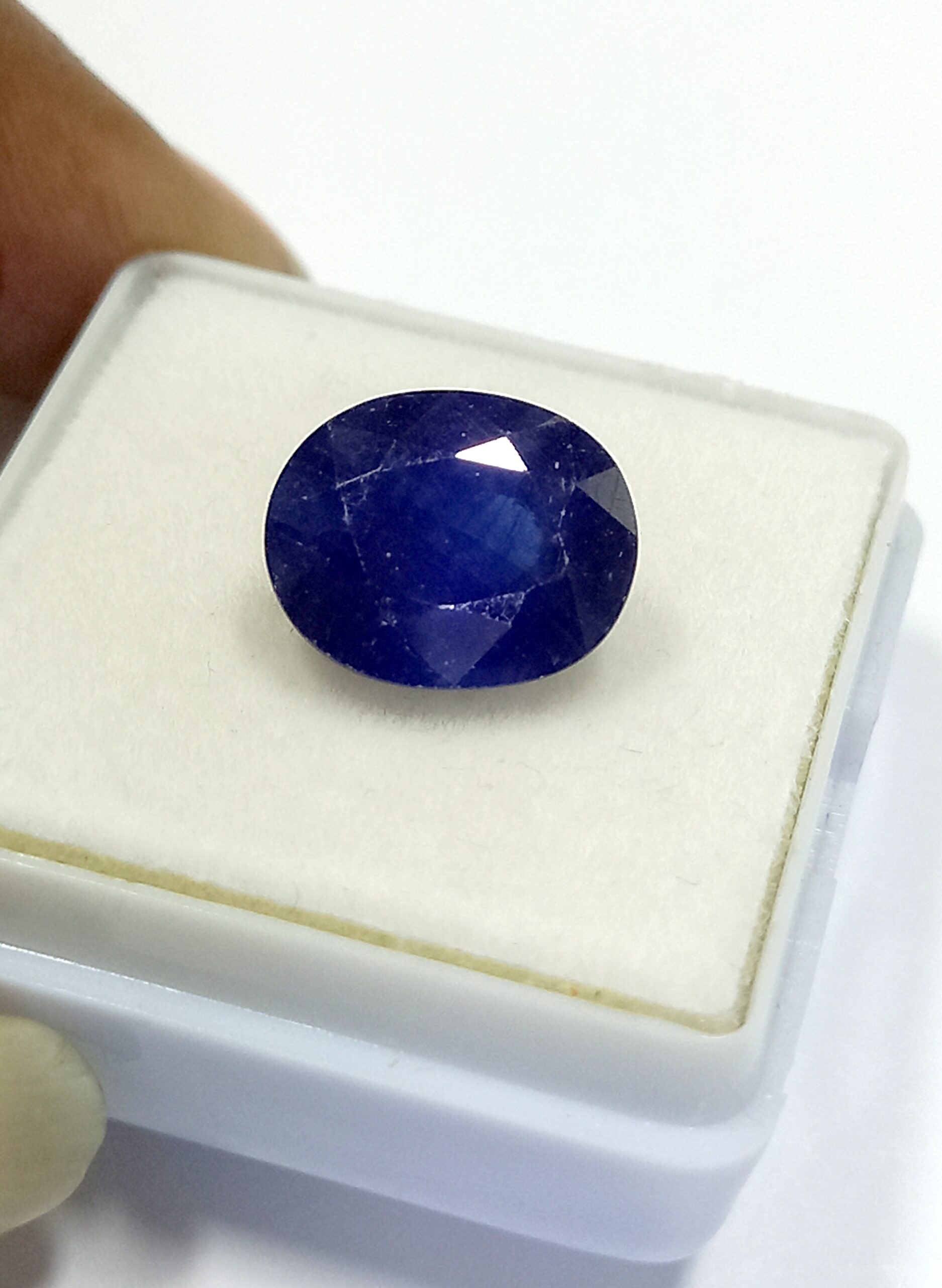 NATURAL BLUE SAPPHIRE GEMSTONE 7 Natural blue sapphire gemstone 7