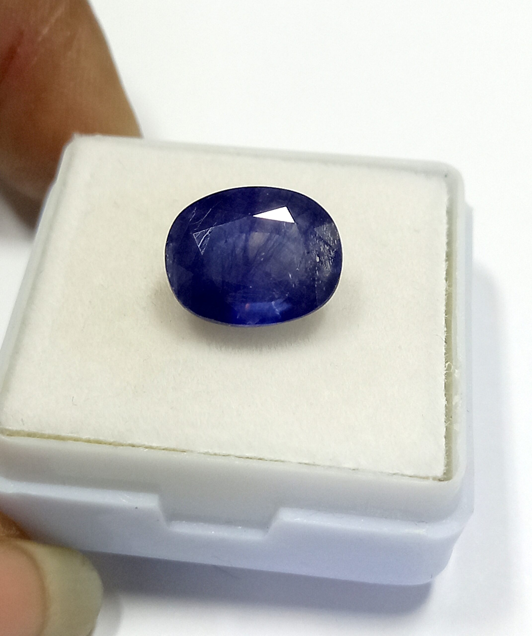 NATURAL BLUE SAPPHIRE GEMSTONE 8 Natural blue sapphire gemstone 8
