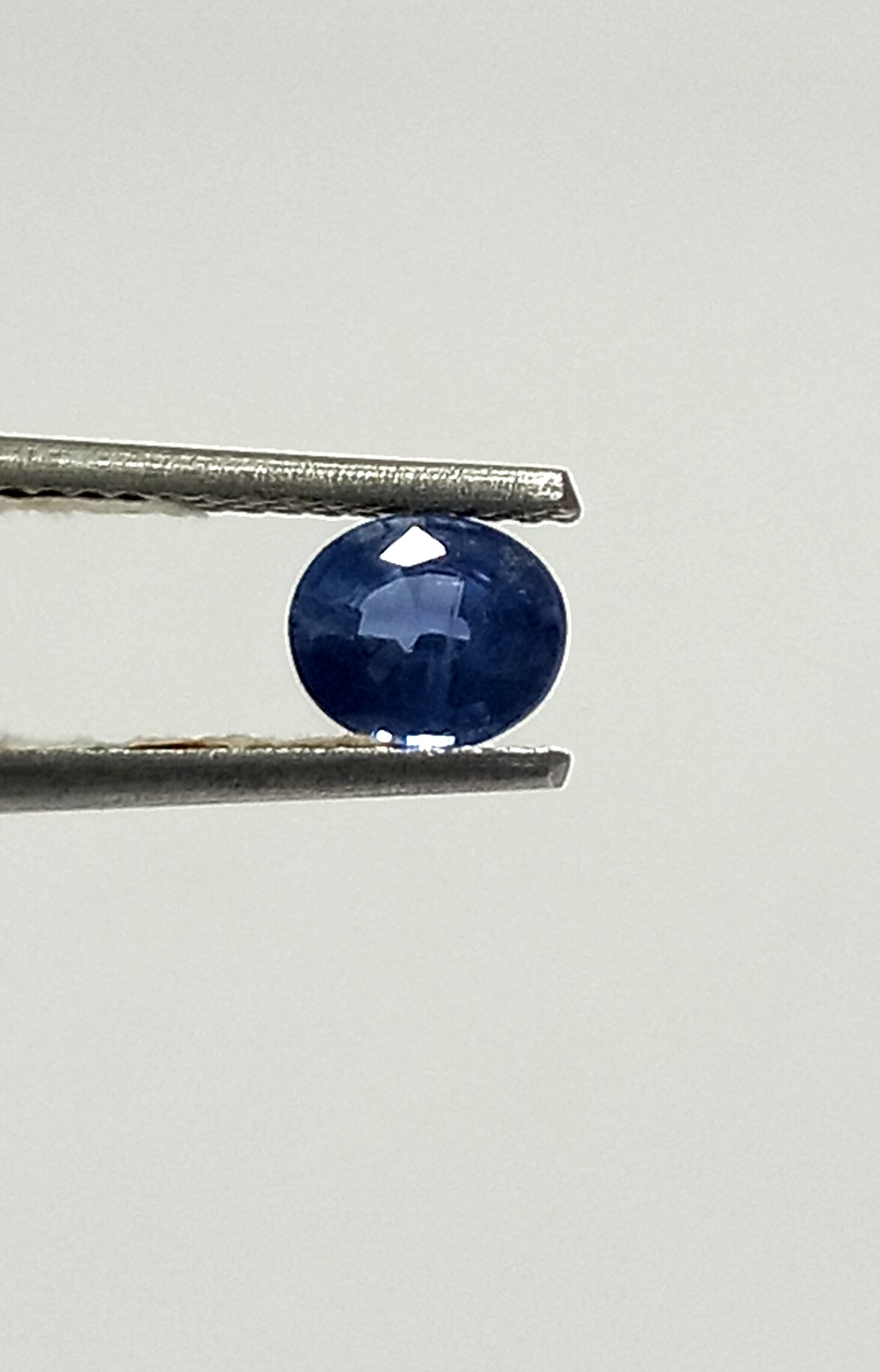 Natural blue sapphire gemstone 0.67 cts 2