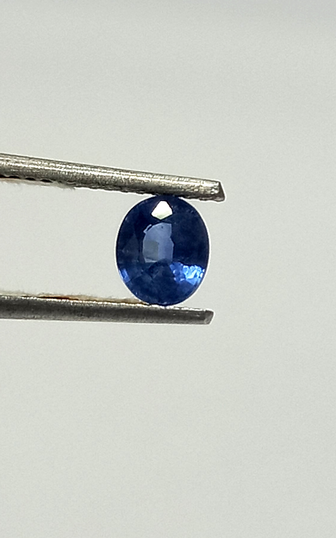 Natural blue sapphire gemstone 0.67 cts 5
