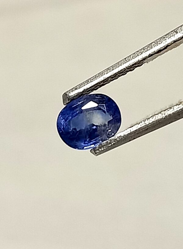 Natural blue sapphire gemstone 0.68 cts 6