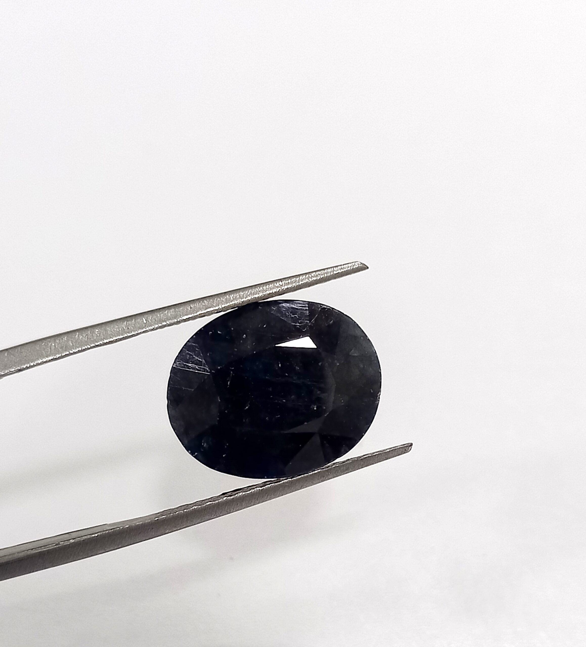 Natural blue sapphire gemstone 2