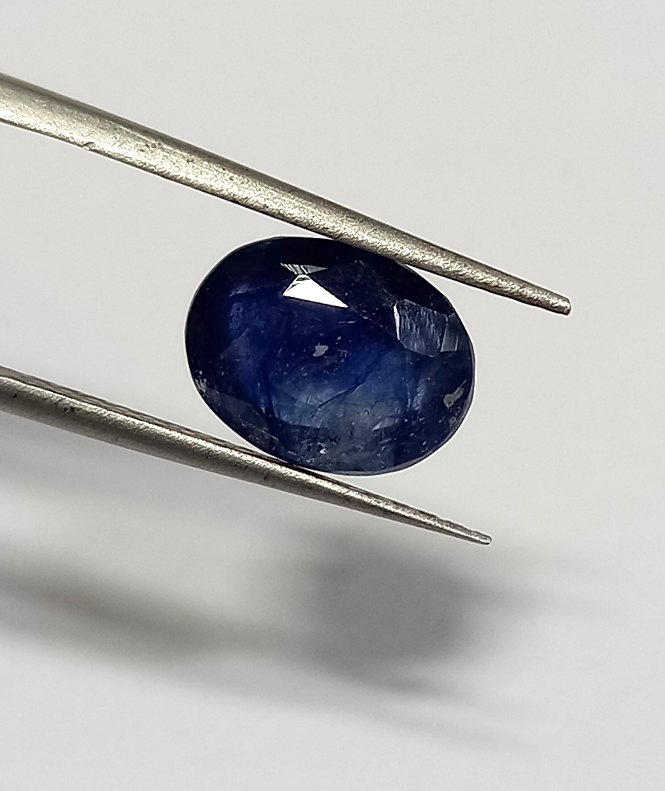 Natural blue sapphire gemstone 3