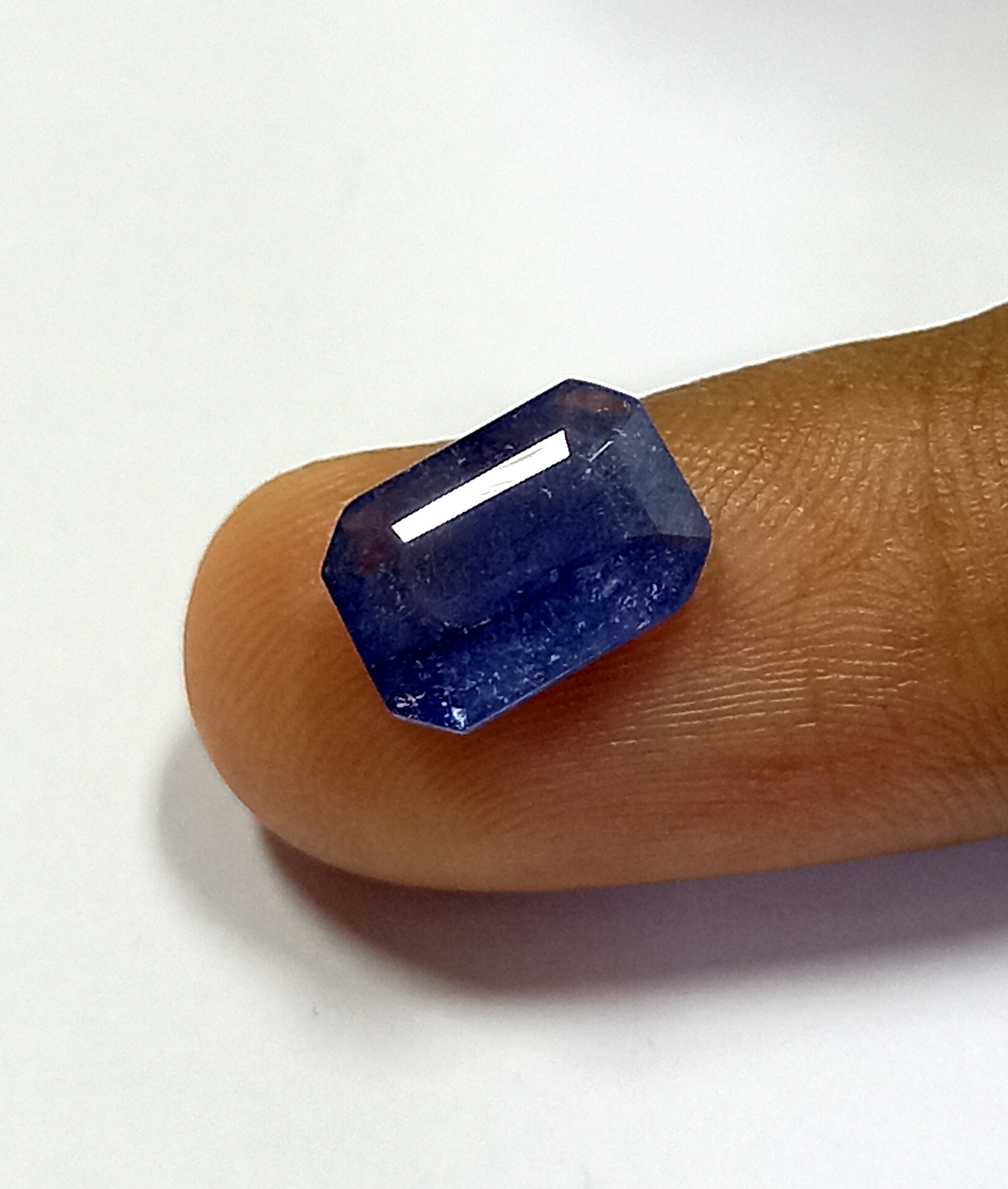 Natural blue sapphire gemstone 4