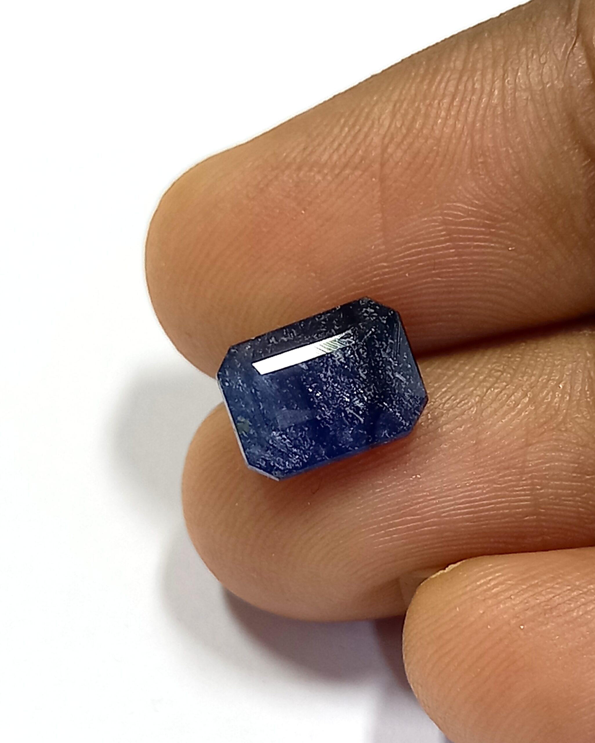 Natural blue sapphire gemstone 4