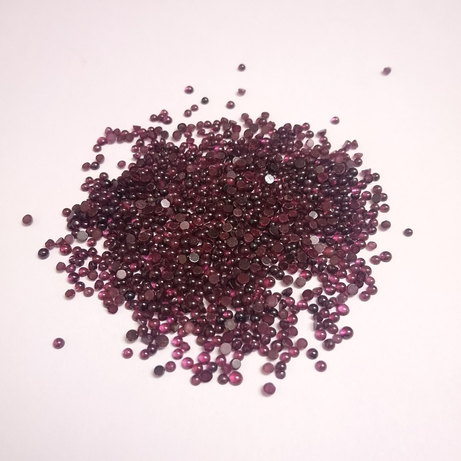 Natural Pink Rhodolite Garnet Round Cabochons 1300 Pcs 101.05 Cts (2-3mm) for Jewellery - Image 5