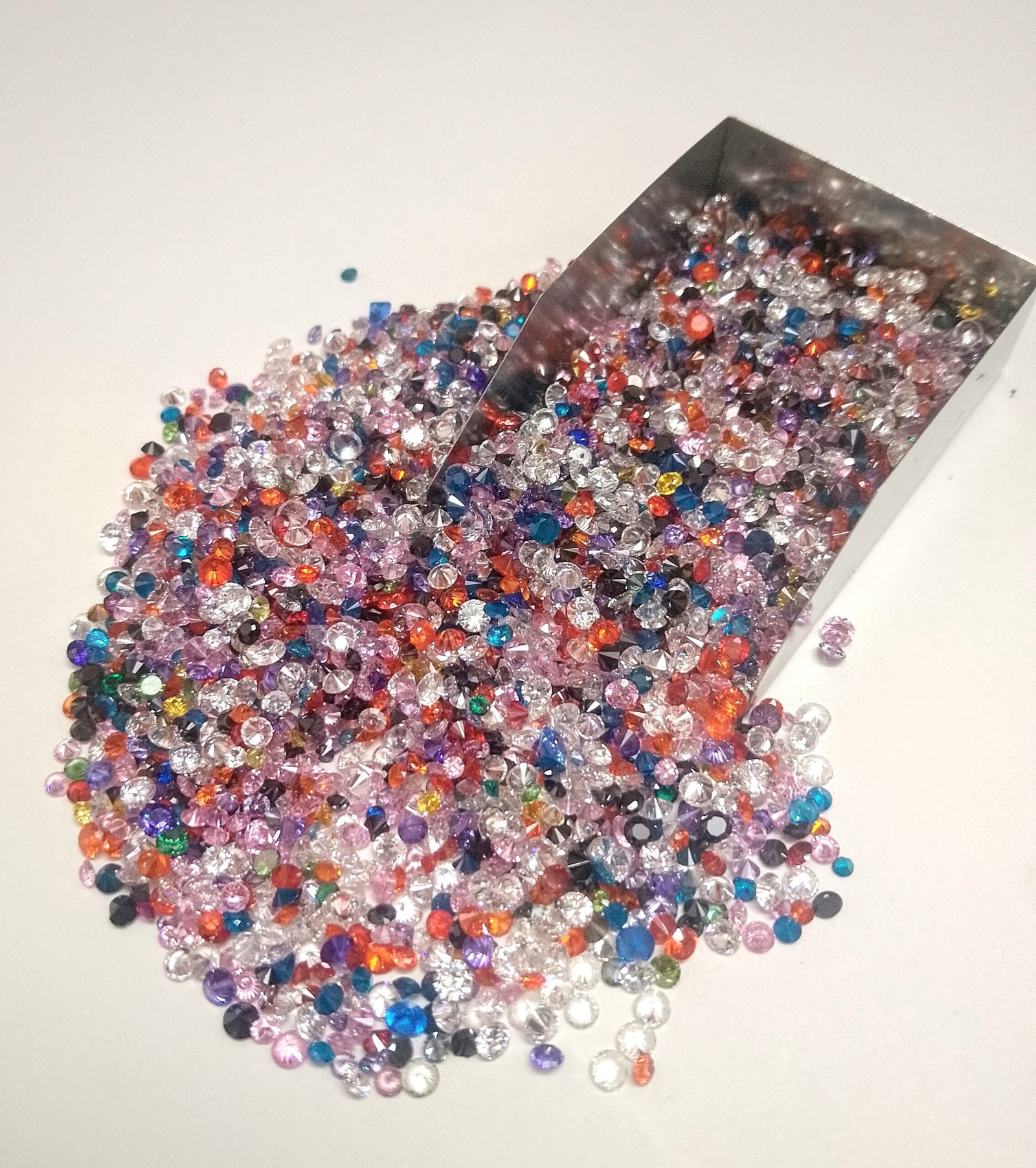 Multi-Color Cubic Zirconia Round Cut Gemstones 404.65 Cts 3500 Pieces 2-4mm - Image 4